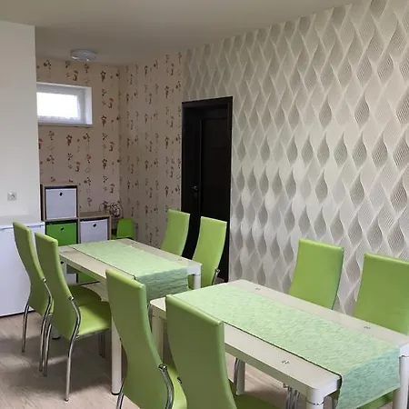 Kristaly לינה וארוחת בוקר
