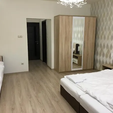 Kristály *