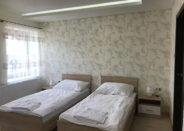 Kristaly Bed & Breakfast 4*